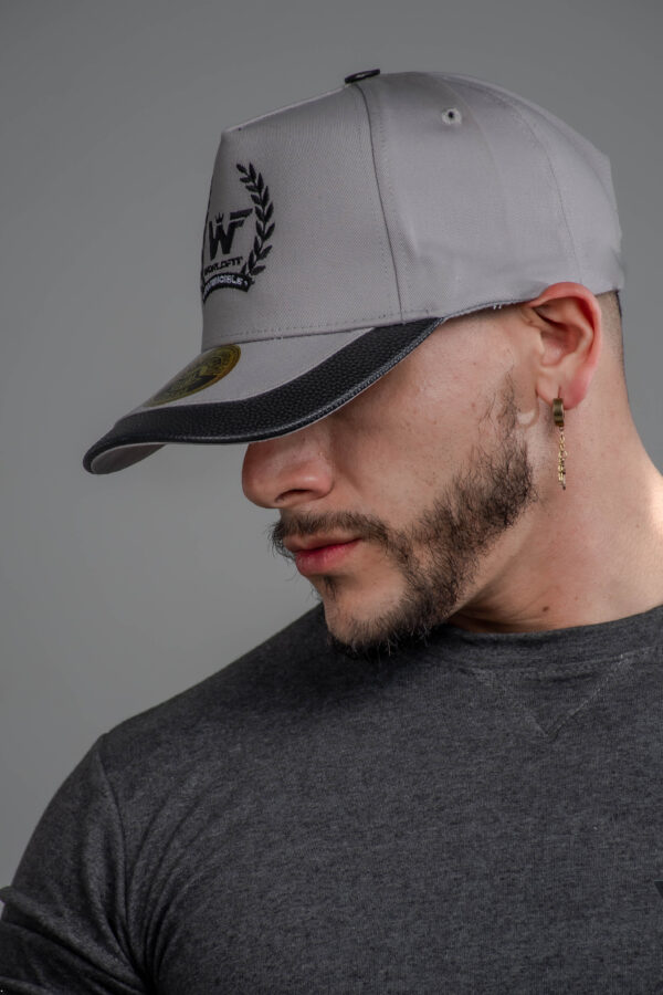 gorra performance worldfit original gris - Imagen 2