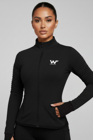 Chaqueta de alforzas negra